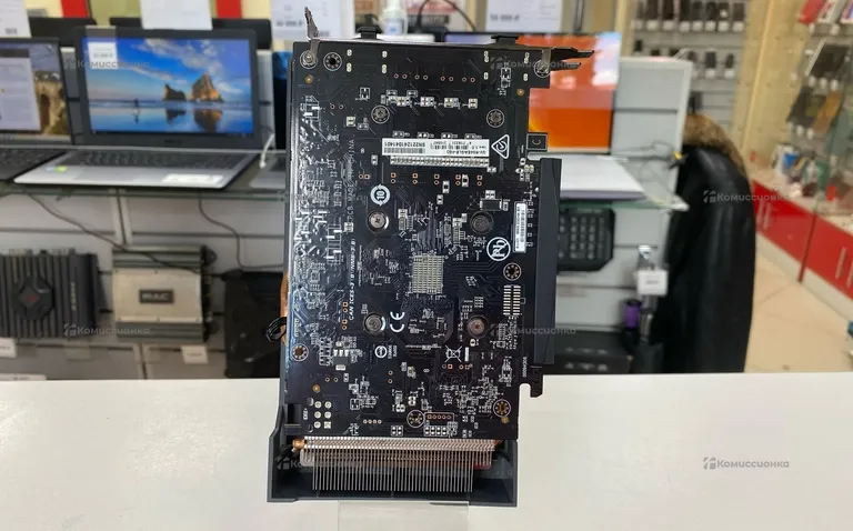 Видеокарта GIGABYTE AMD RADEON RX 6400