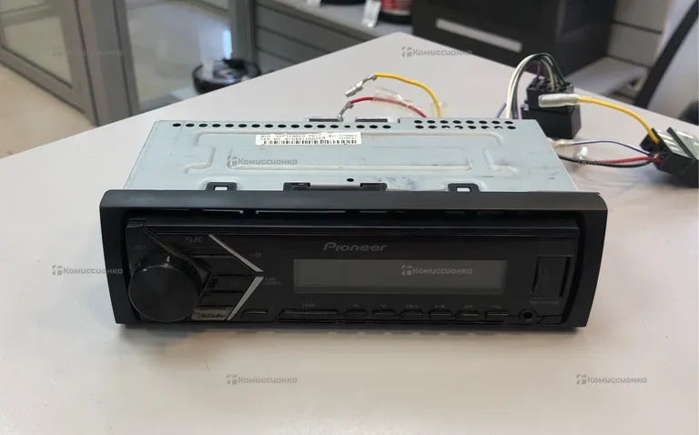 Автомагнитола  Pioneer MVH-S100UBW