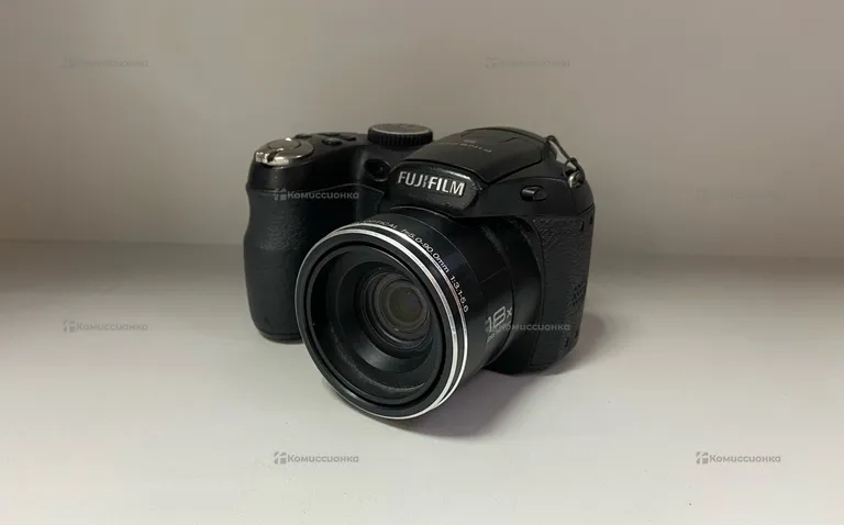 Фотоаппарат  FujiFilm S2950