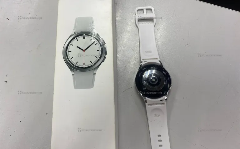 Часы  SAMSUNG GALAXY Watch 4