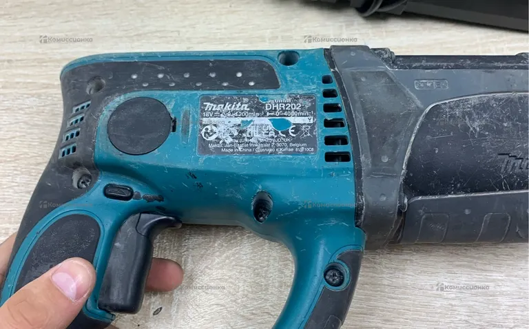Перфоратор аккумуляторный makita dhr 202