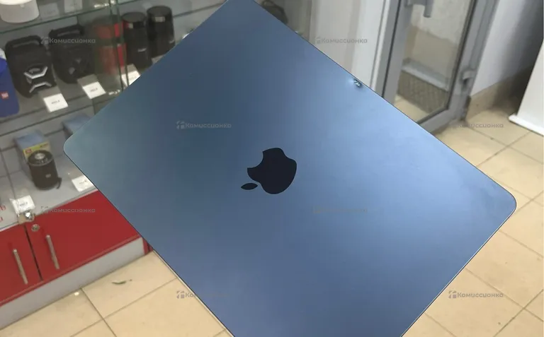 MacBook Air m2 8/256