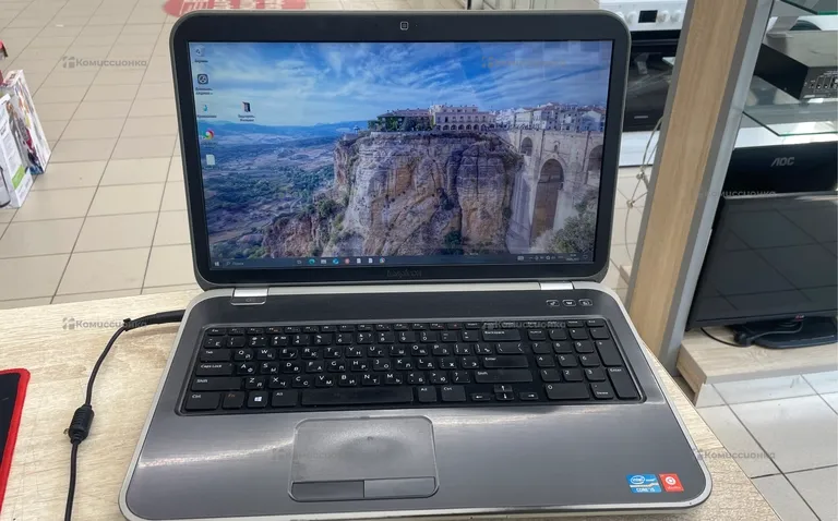 Ноутбук  dell inspirion 5720