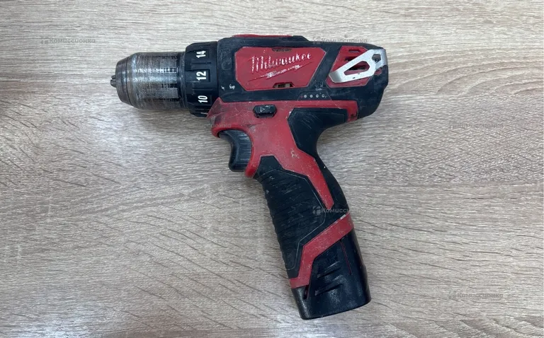 Дрель-шуруповерт Milwaukee M12 CDD-0