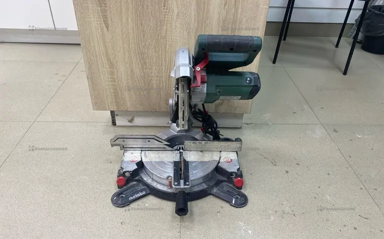 Торцовочная пила metabo KS 216 M Lasercut