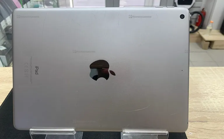 Планшет Apple iPad 6 поколения 32GB