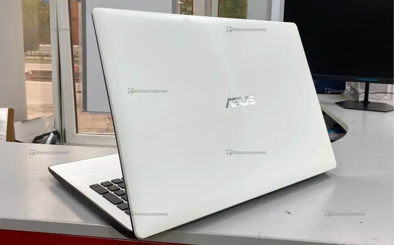 Ноутбук ASUS X553M