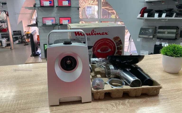 Мясорубка Moulinex HV1