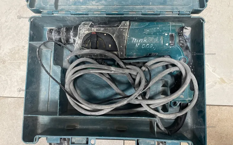 Перфоратор Makita HR2470
