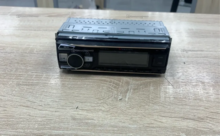 Автомагнитола  nakamichi