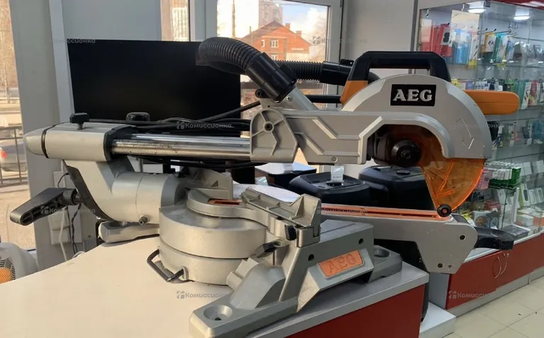 Торцовочная пила AEG PS 216 L