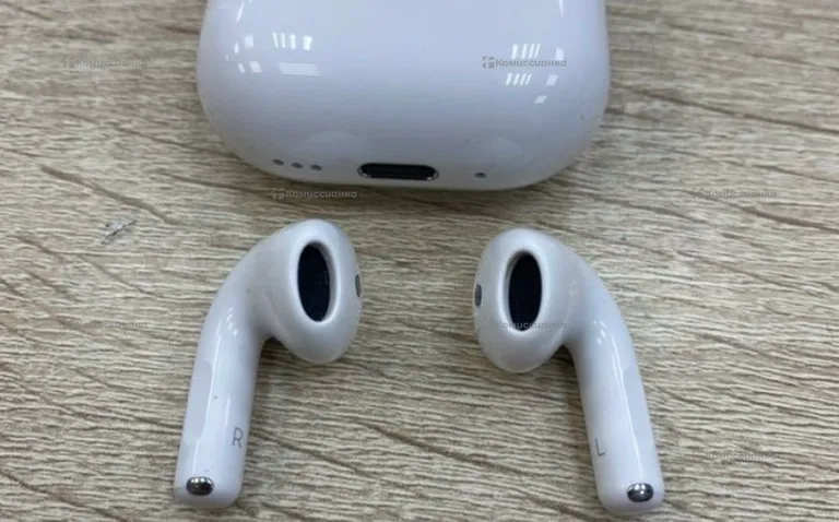 Наушники  AirPods 4