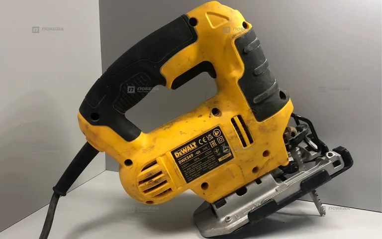 Электролобзик DeWalt DWE349-QS