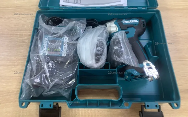 Ударный гайковерт Makita TW160D