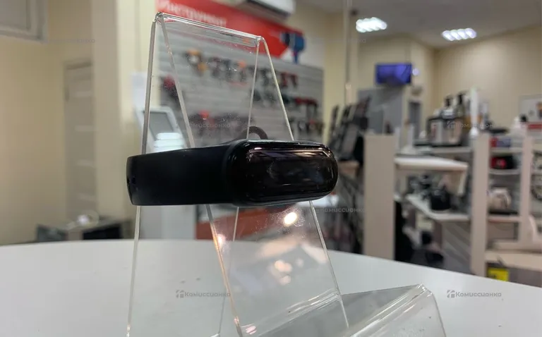 Часы  Xiaomi mi band 4