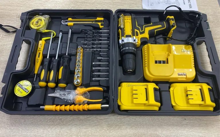 Шуруповерт DEWALT реп. с набором