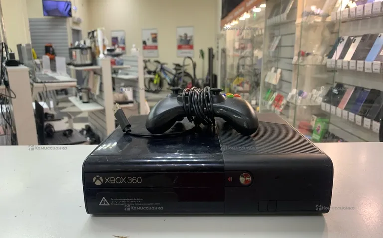 Приставка Xbox 360E