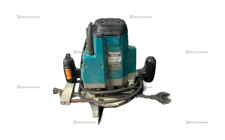 Фрезер makita 3612C