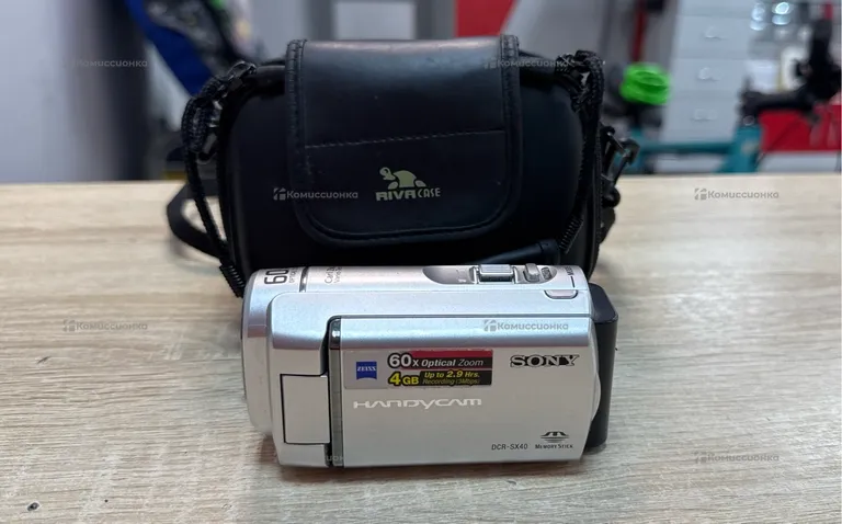 Видеокамера Sony DCR-SX40E
