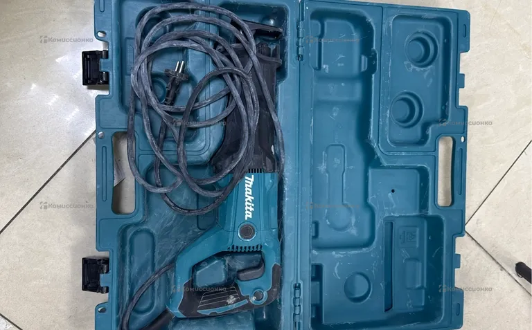Сабельная пила Makita JR3051T