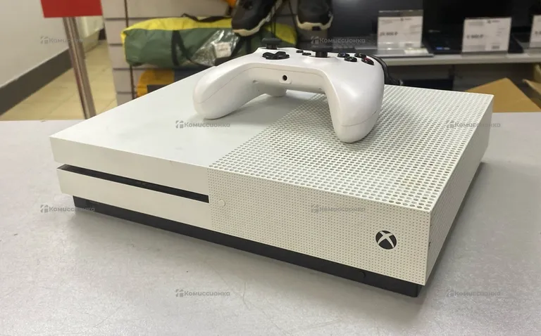 Приставка Xbox One S 500 ГБ