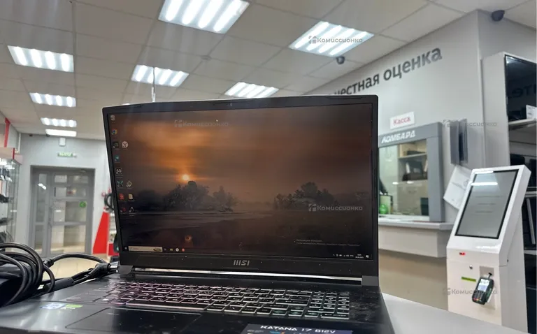 Ноутбук  MSI Katana 17B12V