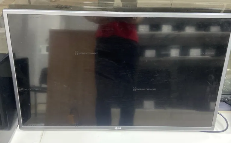 LG 32LF562U
