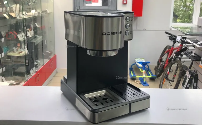Кофеварка рожковая Polaris PCM 1536E