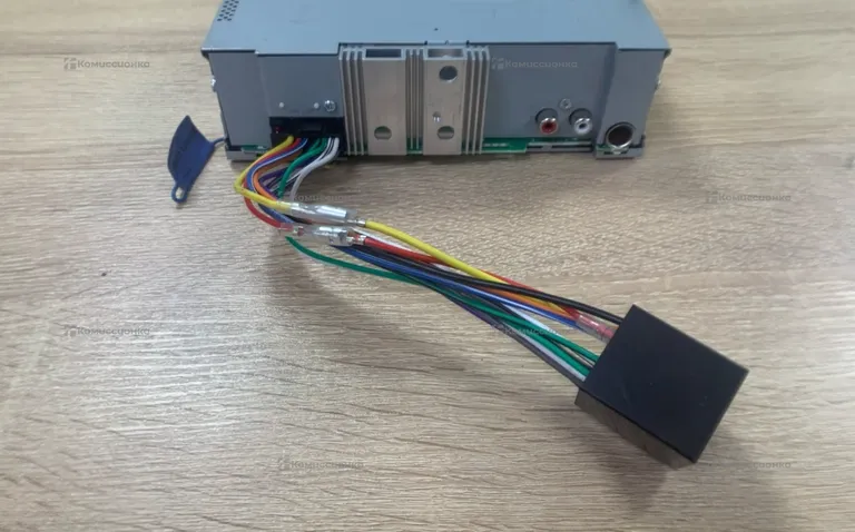 Автомагнитола  Kenwood KMM-204