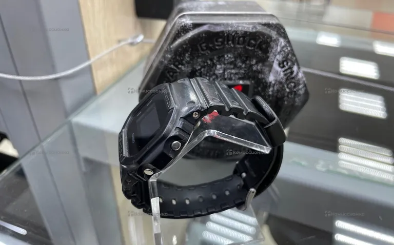 Часы  Casio DW-5600BB