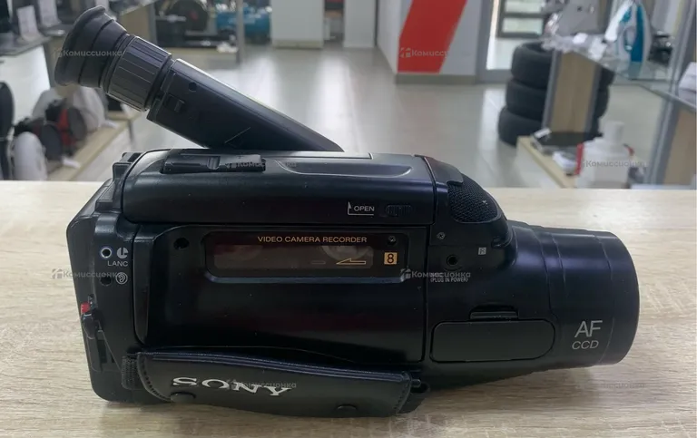 Видеокамера SONY CCD-FX280E