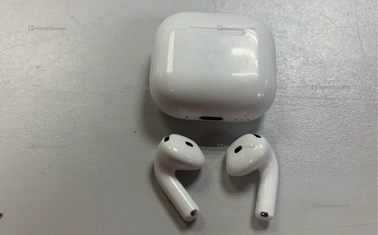 Наушники AirPods 4