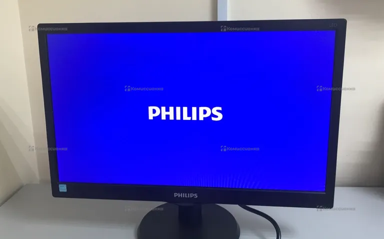 Монитор Philips 193v5l