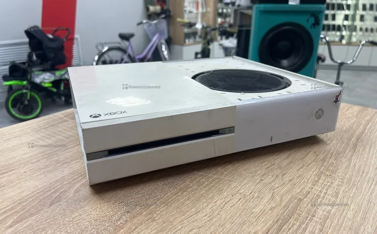 Приставка Xbox One 500Gb