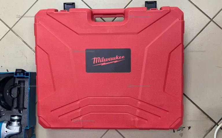 набор Milwaukee 4 в 1