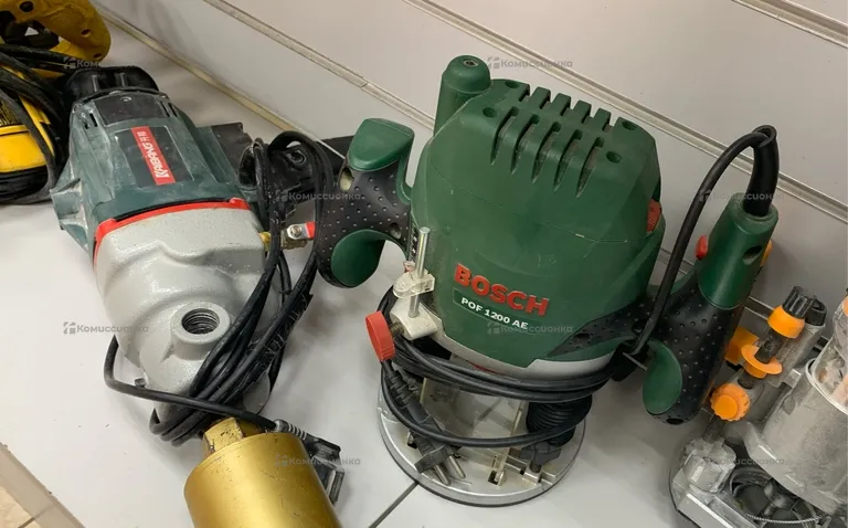 Фрезер Bosch POF 1200 AE
