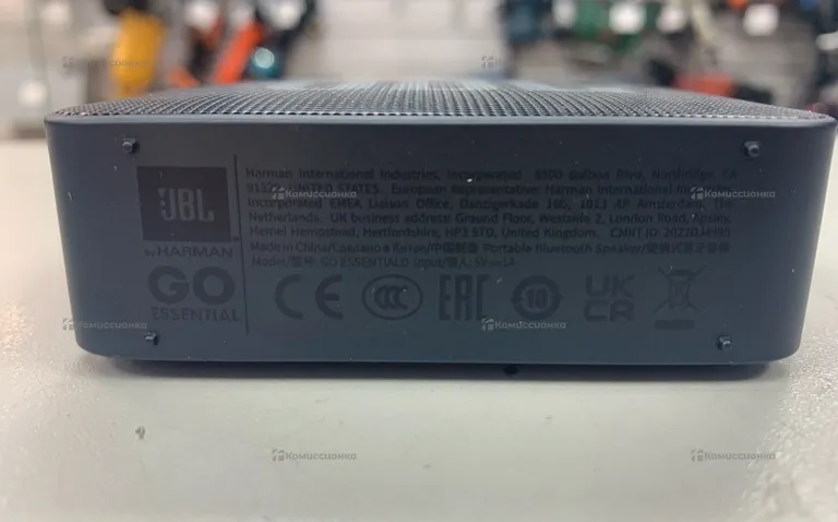 Колонка  JBL go essential