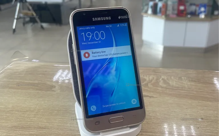 Samsung Galaxy J1 Mini SM-J105H 1/16 ГБ