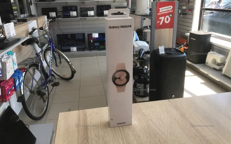 Часы  Samsung Galaxy Watch 4