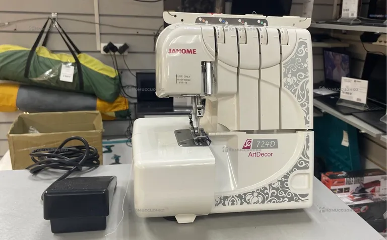 Оверлок Janome 724D