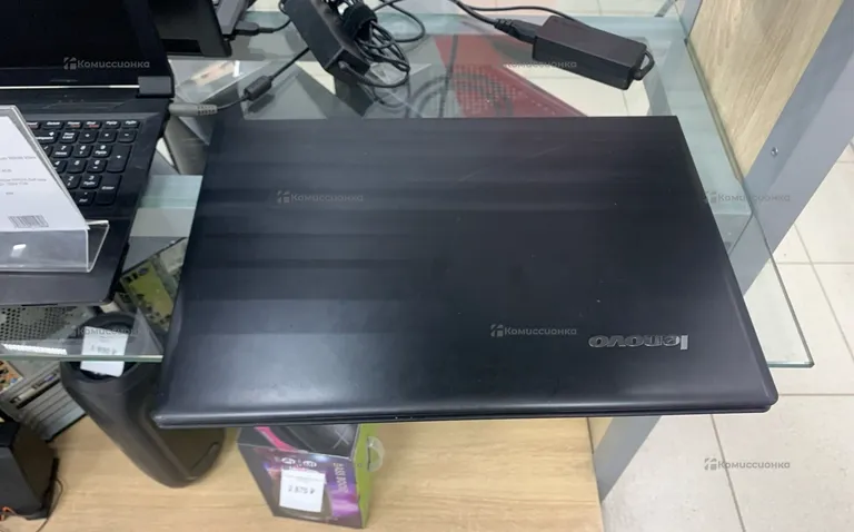 Ноутбук  lenovo 80QH