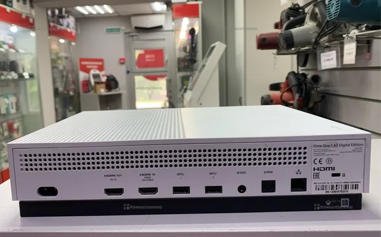 Приставка Xbox One S 1Tb