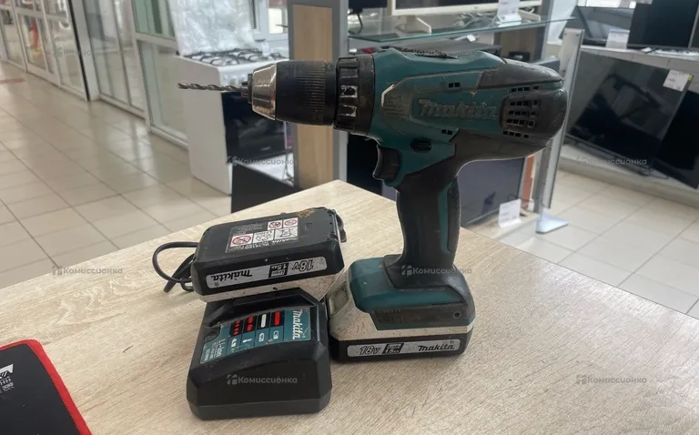 Аккумулятрный дрель Шруповерт Makita DF457D