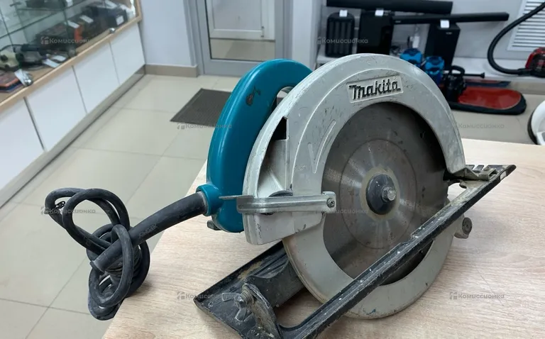 Дисковая пила makita N5900B