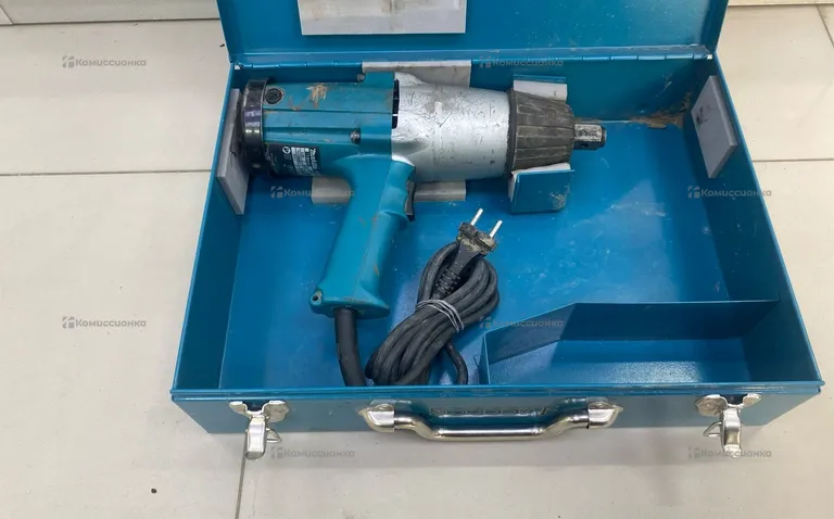 Электрический ударный гайковерт Makita 6906