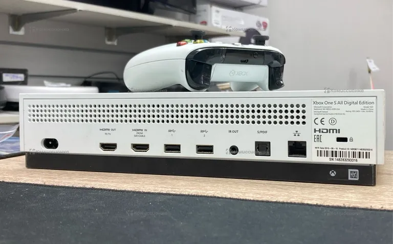 Приставка Xbox X-Box One S
