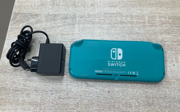 Приставка Nintendo Switch Lite .