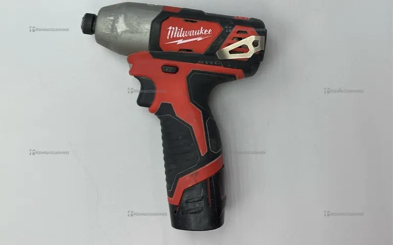 винтоверт Milwaukee impact driver