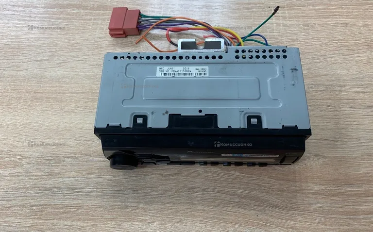 Автомагнитола  Poneer MVH-180UI