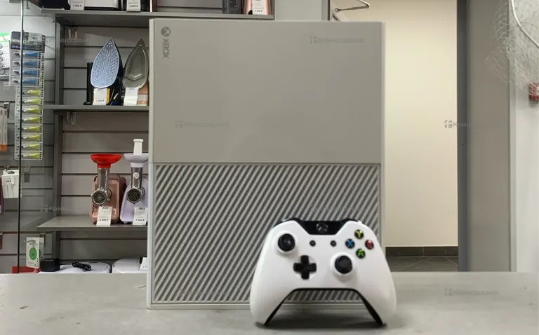 Приставка Xbox One 500Gb